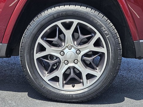Used 2018 Jeep Grand Cherokee Limited image 30