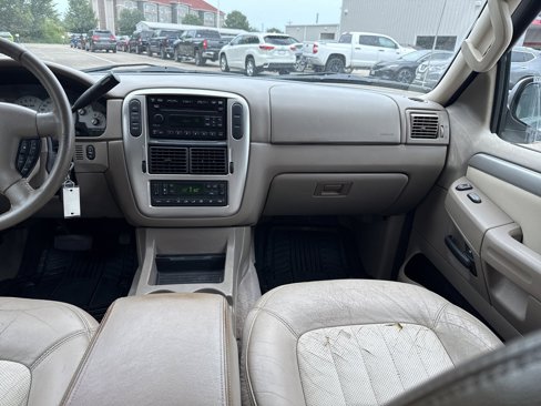 Used 2004 Mercury Mountaineer Convenience image 25