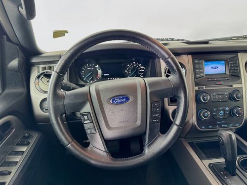 Used 2017 Ford Expedition XLT image 25