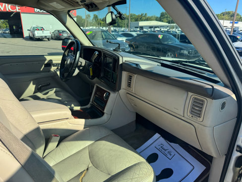 Used 2005 Cadillac Escalade AWD image 10