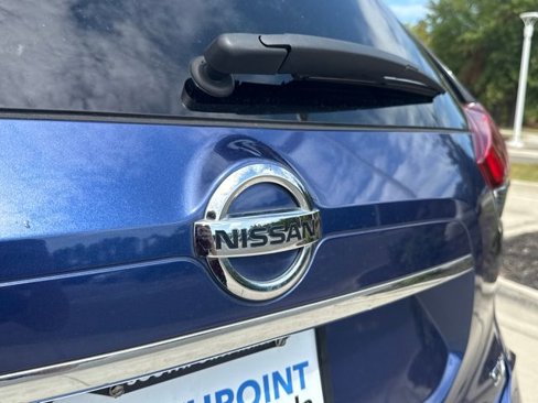 Used 2020 Nissan Rogue SV w/ Premium Package image 23