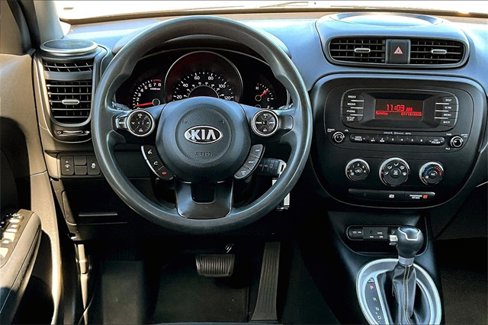 Used 2015 Kia Soul + image 5