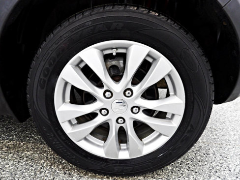 Used 2013 Suzuki SX4 AWD Hatchback image 18