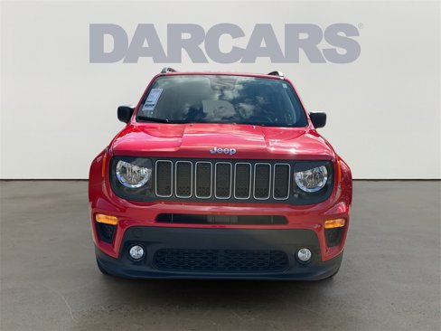 Used 2023 Jeep Renegade Latitude w/ Premium Group image 2