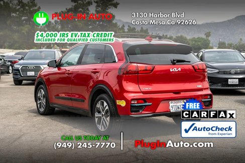 Used 2022 Kia Niro EX image 2