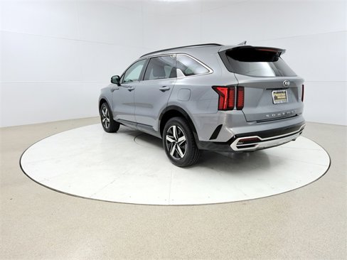 Used 2021 Kia Sorento EX w/ Panoramic Sunroof Package image 5