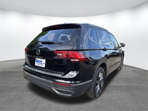 Used 2022 Volkswagen Tiguan SE image 28