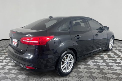 Used 2015 Ford Focus SE image 4