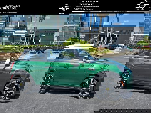 Certified 2024 MINI Cooper SE image 1