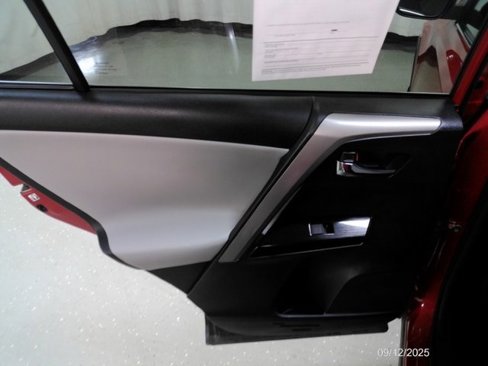 Used 2016 Toyota RAV4 Limited image 18