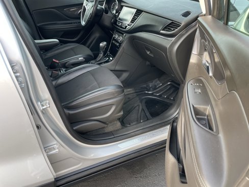 Used 2019 Buick Encore Sport Touring image 27