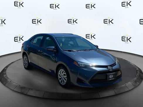 Used 2018 Toyota Corolla LE image 1