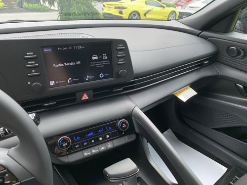 New 2025 Hyundai Elantra Sport image 22