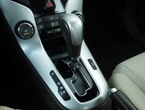 Used 2015 Chevrolet Cruze LT image 16