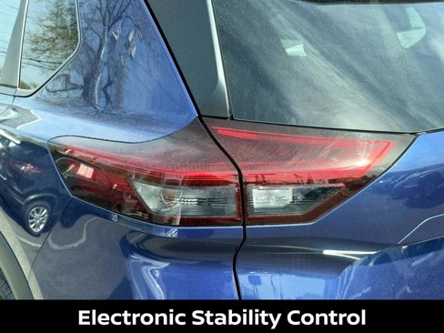 Certified 2023 Nissan Rogue SV image 13