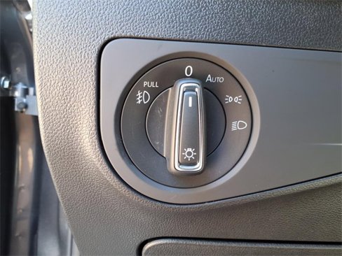 Used 2021 Volkswagen Tiguan S image 15