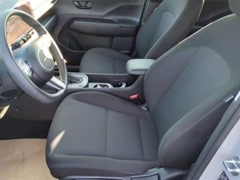 Used 2024 Hyundai Kona SE image 12
