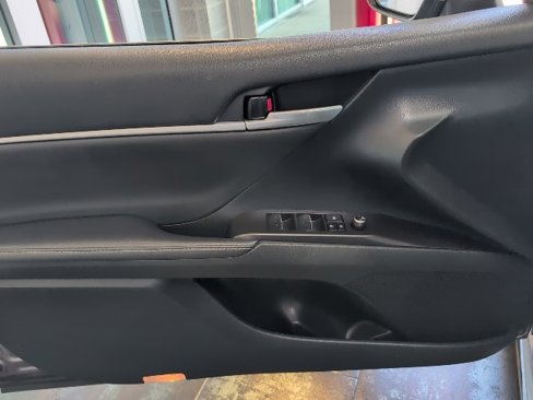 Used 2023 Toyota Camry XSE image 17