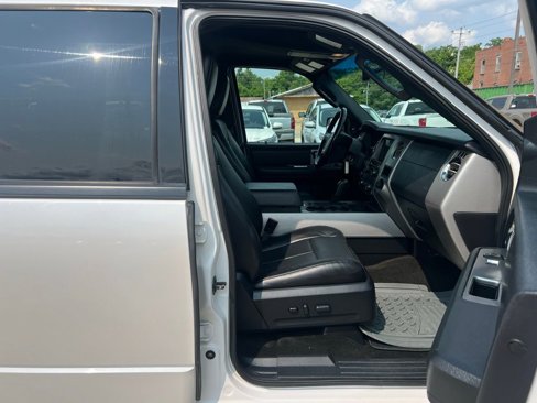 Used 2016 Ford Expedition XLT w/ Equipment Group 202A image 22
