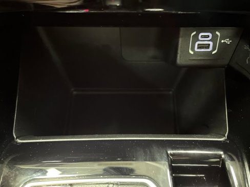 Used 2024 Jeep Compass Limited image 23