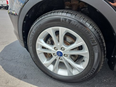 Certified 2017 Ford Escape SE image 17