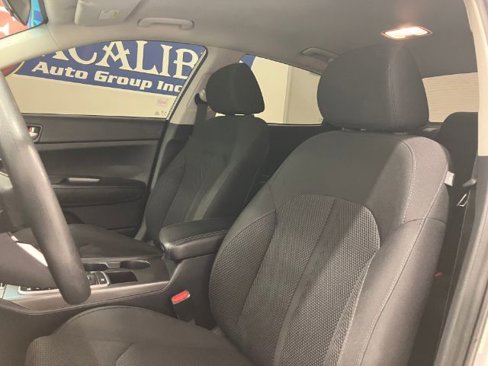 Used 2019 Kia Optima LX image 17