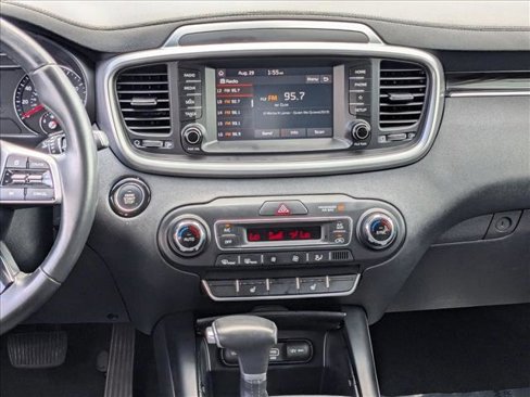 Used 2020 Kia Sorento S image 13