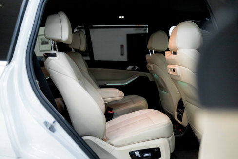 Used 2021 BMW X7 xDrive40i w/ Premium Package image 55