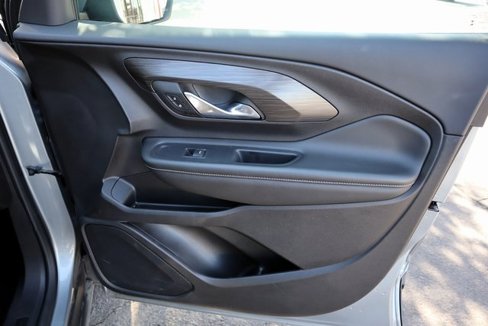 Used 2024 GMC Terrain SLT image 20
