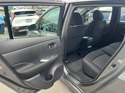 Used 2025 Nissan Leaf S image 42