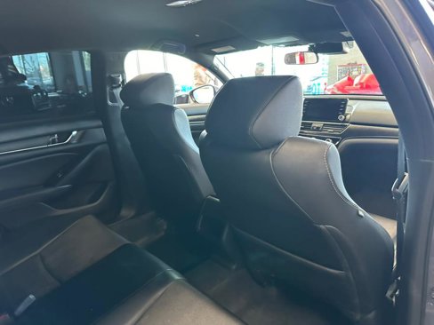 Used 2018 Honda Accord Sport image 29