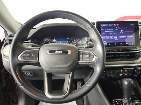 Certified 2022 Jeep Compass Limited image 13
