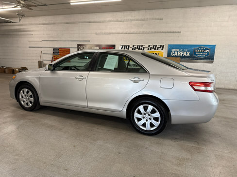 Used 2010 Toyota Camry LE image 2