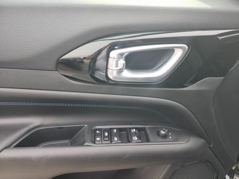 New 2025 Jeep Compass Latitude w/ Altitude Special Edition image 10