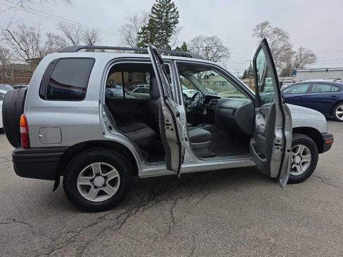 Used 2004 Chevrolet Tracker 2WD w/ Preferred Equipment Group image 20