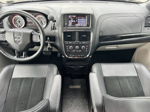 Used 2017 Dodge Grand Caravan SXT w/ Rear Park Assist Package image 13