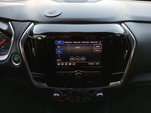 Used 2020 Chevrolet Traverse LS image 13