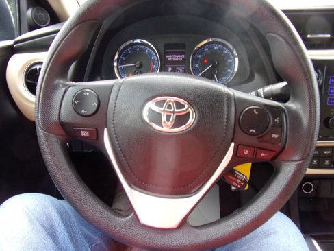 Used 2017 Toyota Corolla LE image 20