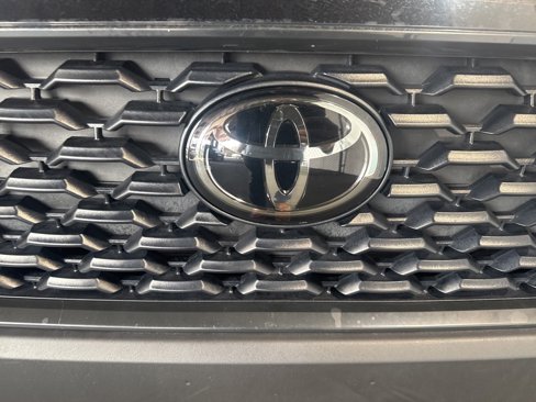 Used 2023 Toyota Corolla Cross LE image 12
