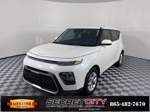 Used 2022 Kia Soul LX w/ Technology Package image 3