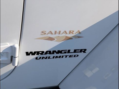 Used 2015 Jeep Wrangler Unlimited Sahara w/ Max Tow Package image 5