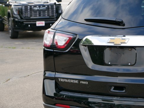 Used 2017 Chevrolet Traverse LT image 8
