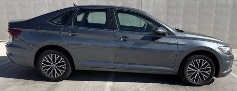 Used 2020 Volkswagen Jetta SE image 2