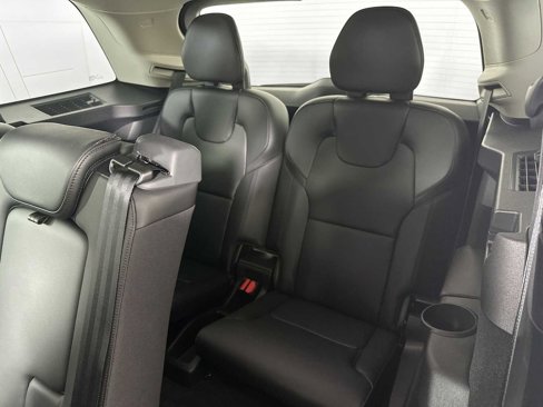 Certified 2024 Volvo XC90 B5 Core image 26