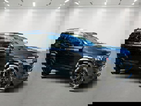 Used 2023 GMC Acadia SLE image 6