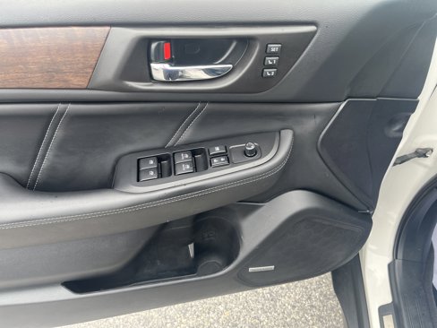 Used 2018 Subaru Outback 3.6R Limited image 26