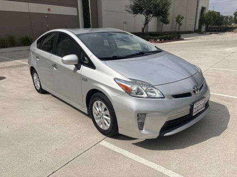 Used 2014 Toyota Prius Plug-In Hybrid image 7