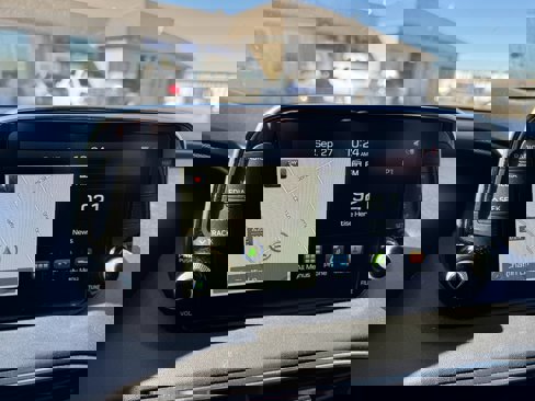 Used 2020 Hyundai Santa Fe Limited image 10