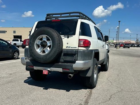 Used 2010 Toyota FJ Cruiser 4WD image 8