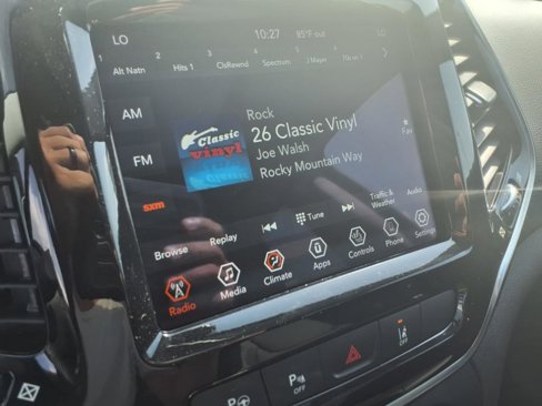 Used 2021 Jeep Cherokee Limited image 16